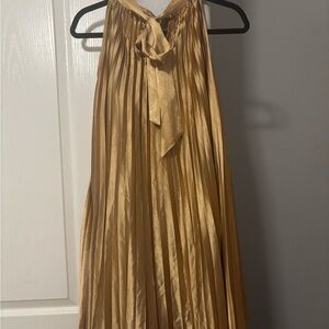 Elegant Gold Pleated Halter Dress